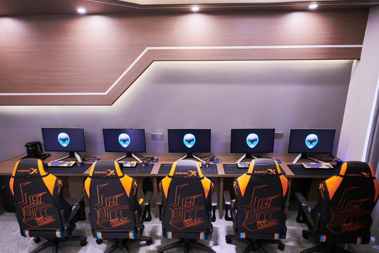 探索未来竞技场 外星人电竞永川兴龙湖店的电竞信息科技体验